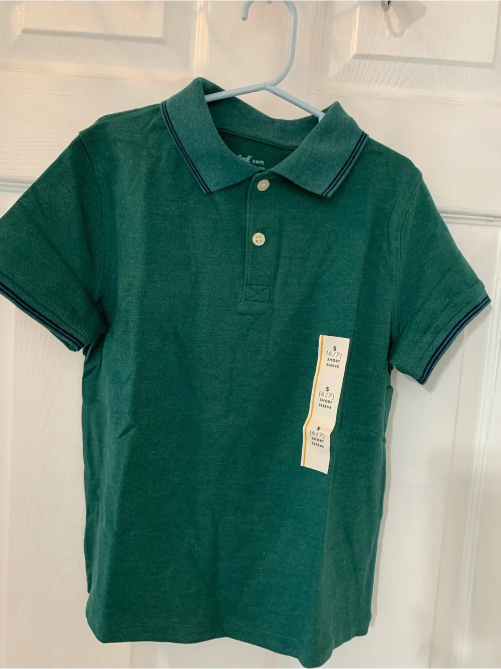 Cat & Jack NWT’s boy’s size small 6/7 shirt